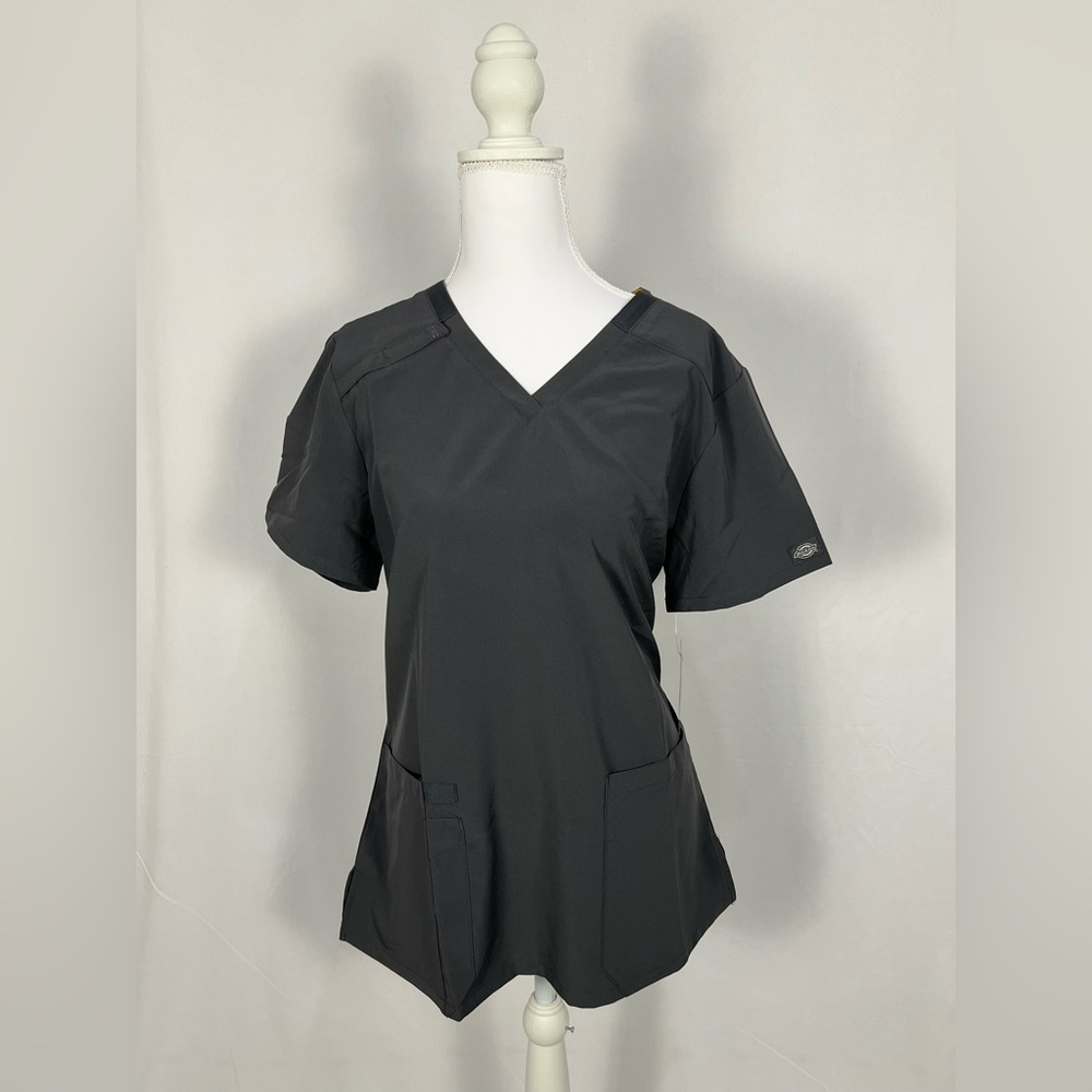 Dickies Women’s M Gray V-Neck Scrub Top